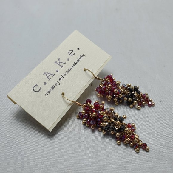 ALI KHAN garnet grape cluster dangle gold fish hook earring - Picture 3 of 3